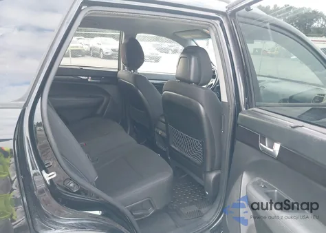 2015 Kia Sorento Lx z USA, uszkodzony, nr VIN 5XYKTCA6XFG561068